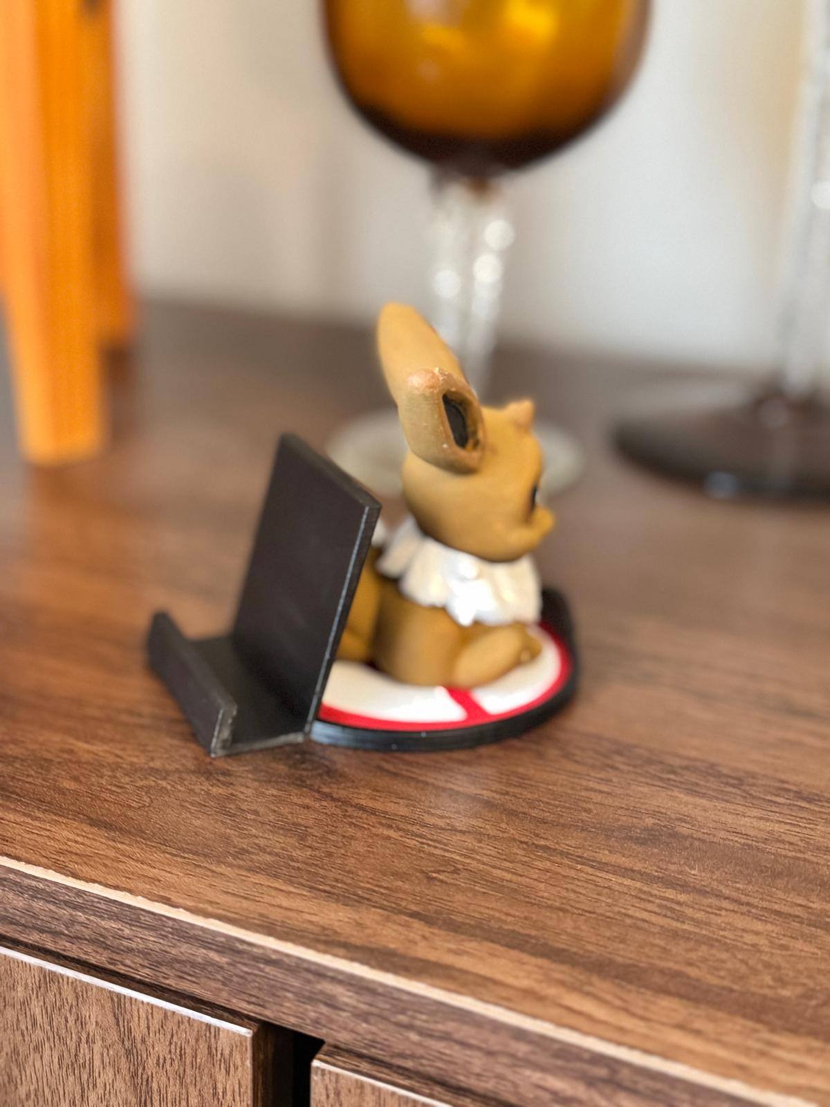 3D print Eevee phone holder